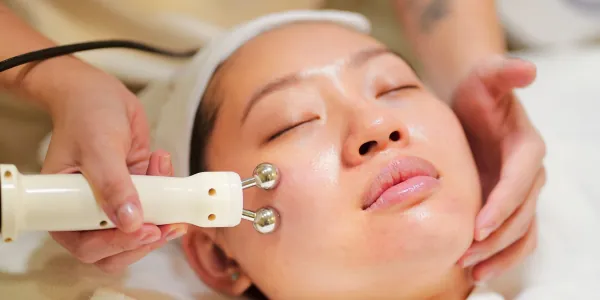 Microcurrent Lift Facial